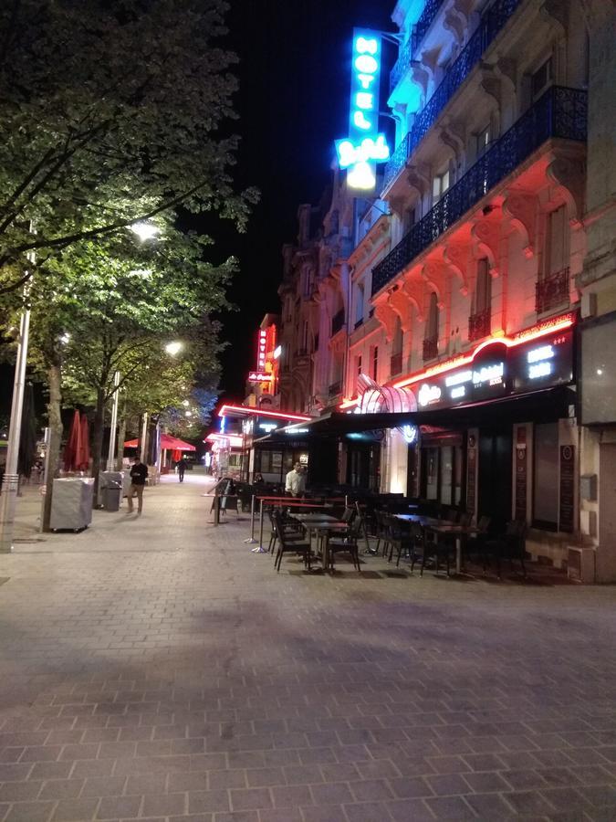 Отель Le Monopole Реймс Экстерьер фото